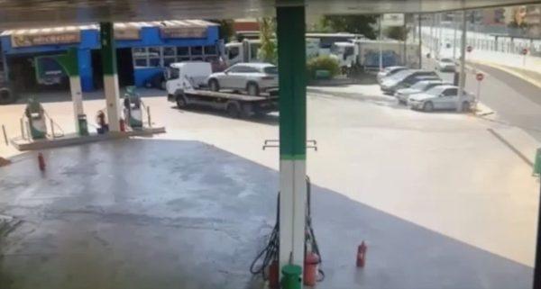 Συνελήφθη σπείρα που πήρε 30.000 ευρώ από Ι.Χ. με τη μέθοδο του σκασμένου λάστιχου (βίντεο)