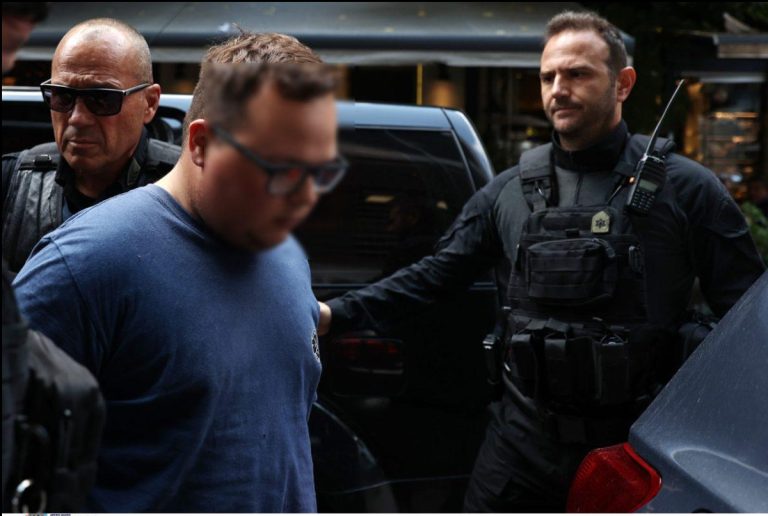 Λάρισα: Ο 21χρονος μητροκτόνος είχε αποπειραθεί να πνίξει την 52χρονη