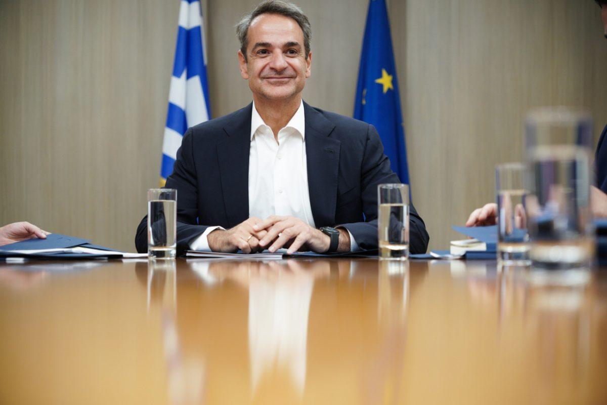 Μητσοτάκης: Θριαμβολογίες για τα εργασιακά με βίντεο στο TikTok για την Πρωτομαγιά, εν μέσω απεργίας