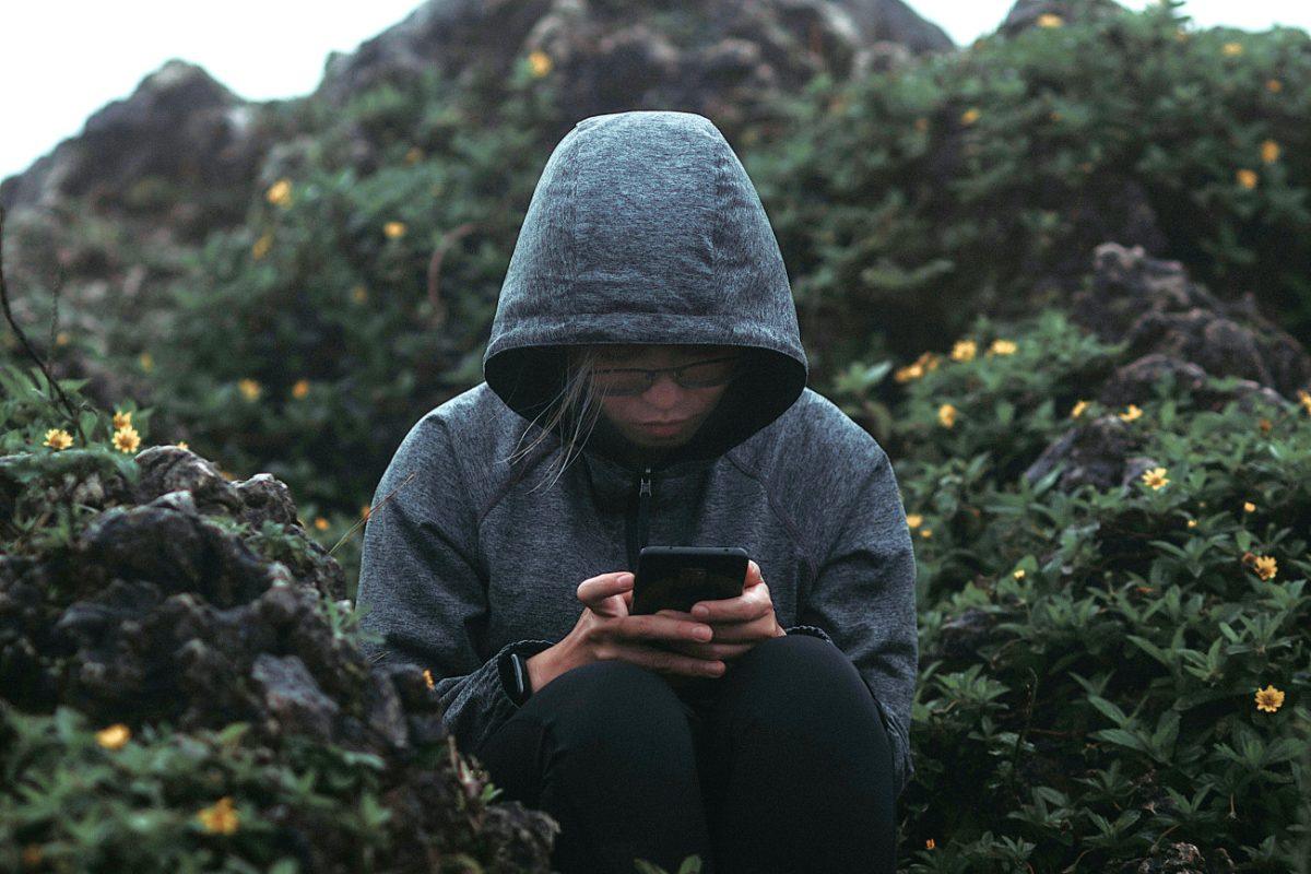 Οι 9 παράγοντες που μπορεί να οδηγήσουν τους έφηβους σε προβληματική χρήση των social media;