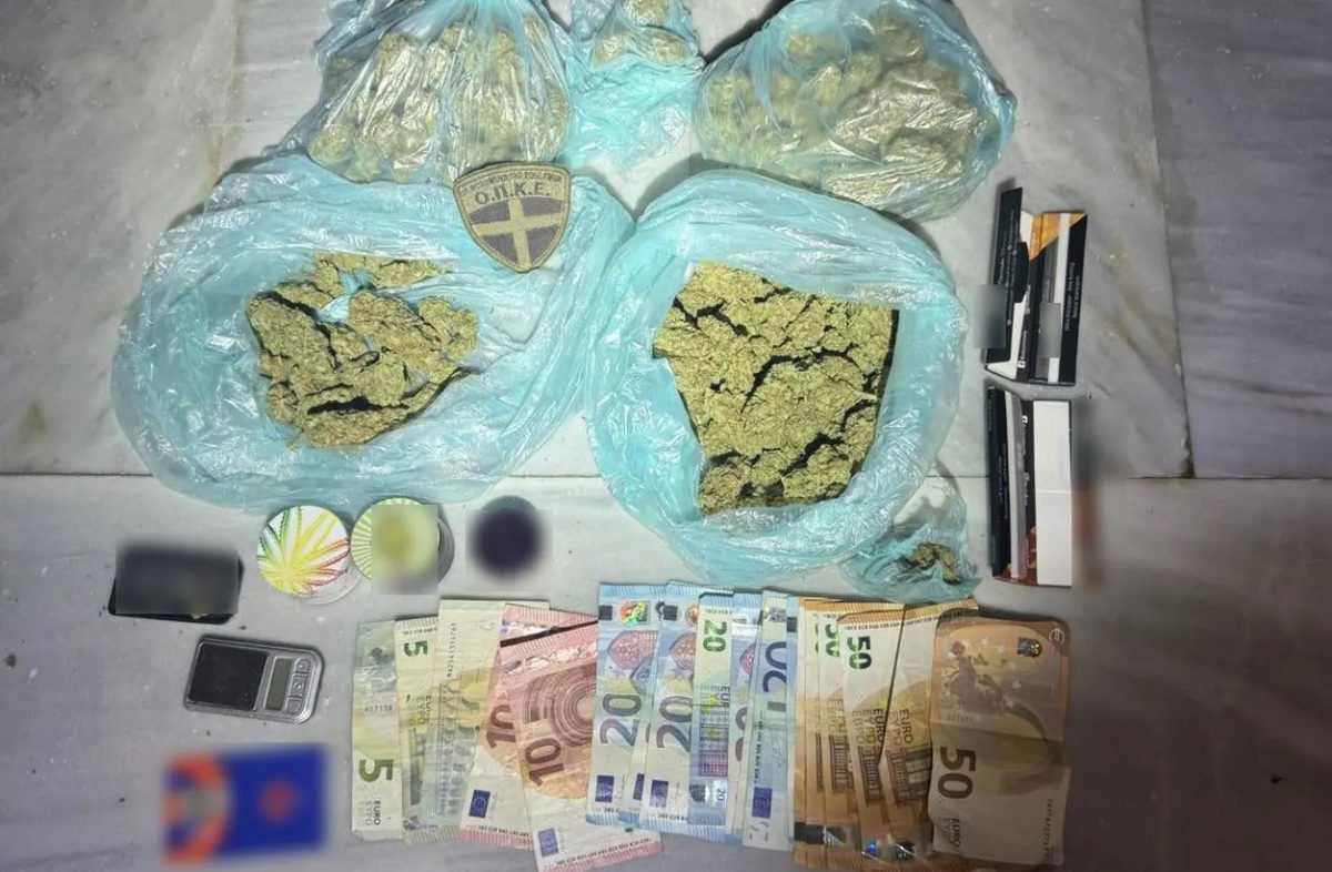 Συνελήφθη 23χρονος που διακινούσε ναρκωτικά σε προαύλιο σχολείου στον Ασπρόπυργο