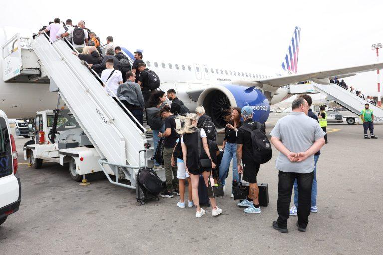 Τελικός Κυπέλλου: Με δύο ώρες καθυστέρηση αναχώρησε για Αθήνα η αποστολή του ΟΦΗ