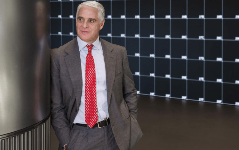 Αντρέα Ορσέλ: Ο «βροχοποιός» των τραπεζών στην Ιταλία