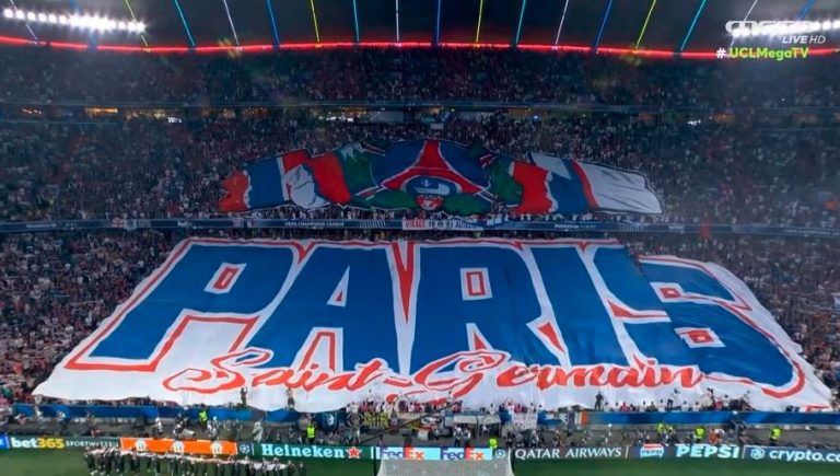 Champions League: Η είσοδος των δύο ομάδων και το εντυπωσιακό κορεό των Παριζιάνων (vids)