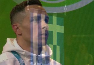 Η απονομή στον εκπληκτικό Πετρούνια, αγκαλιά με τον Ασίλ (vid)