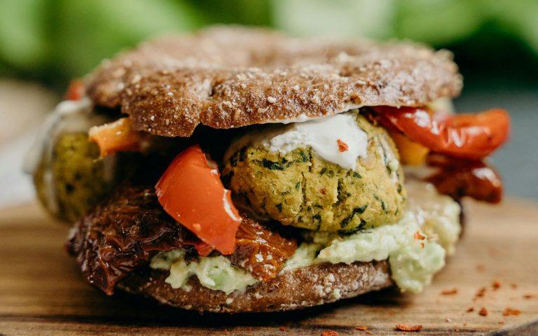 Συνταγή: Μπέργκερ με φαλάφελ