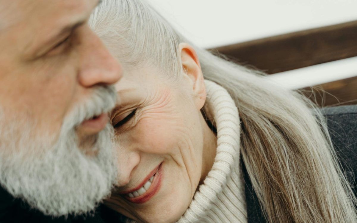 Τέσσερα «μυστικά» για να μεγαλώνουμε πιο ωραία και ευτυχισμένοι