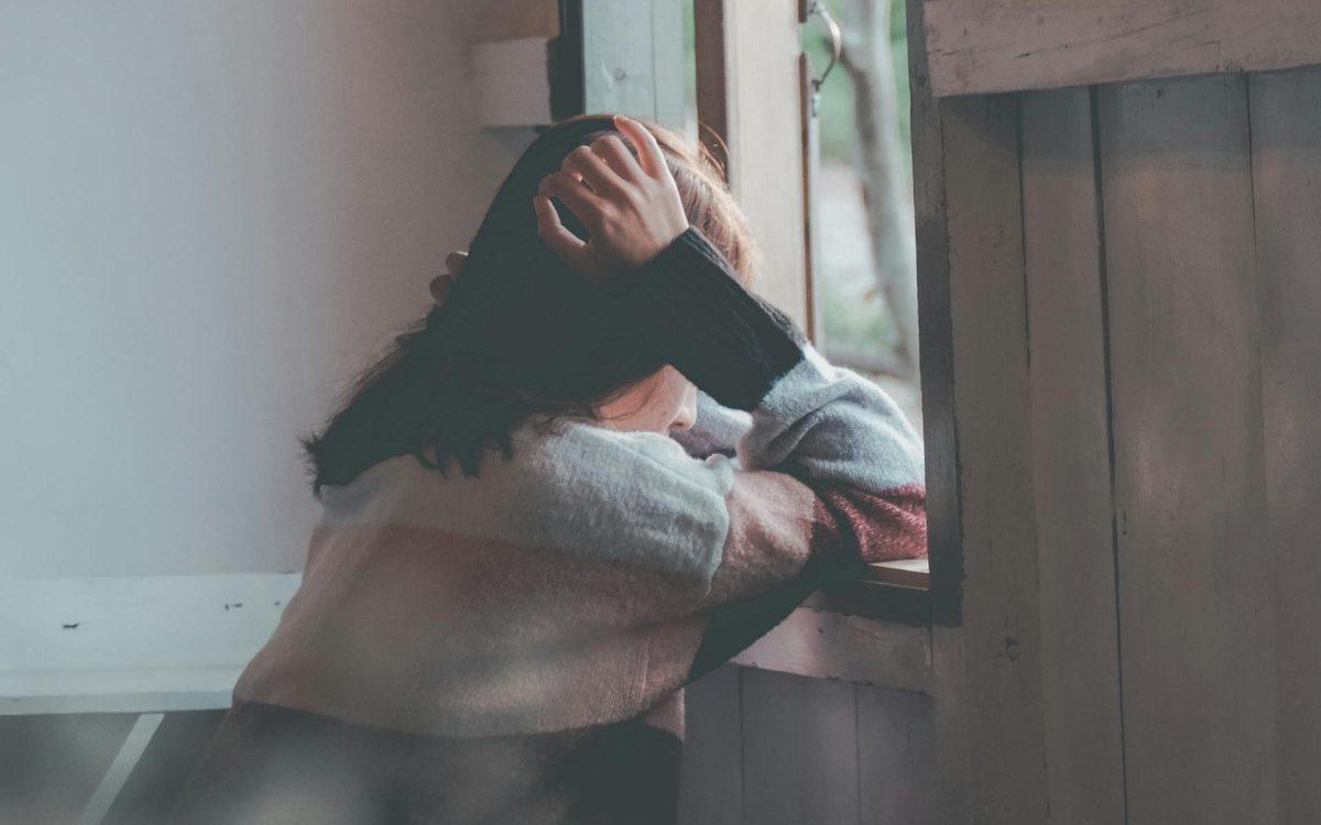 Πεταμένα λεφτά: Γιατί μπορεί να νιώσεις μεγαλύτερη μοναξιά μετά από μια έξοδο;