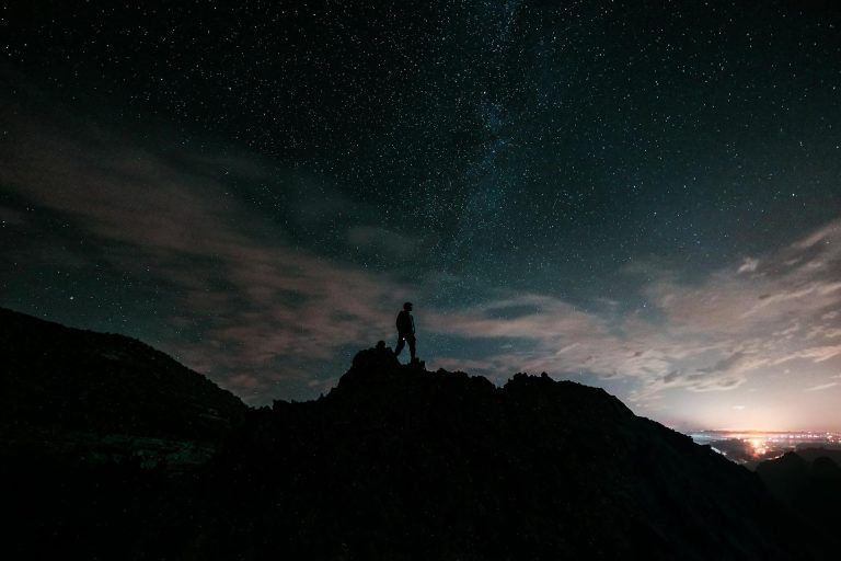 Άκρως Ζωδιακό: Τα Do’s και Don’ts στα ζώδια σήμερα [Παρασκευή 30.05.2025]