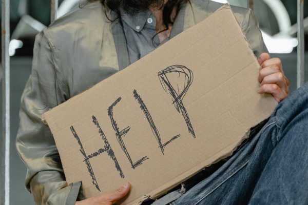 Γεφυρώνοντας το χάσμα: Ο ρόλος Θεσμών και ΕΚΕ στην καταπολέμηση της ανισότητας