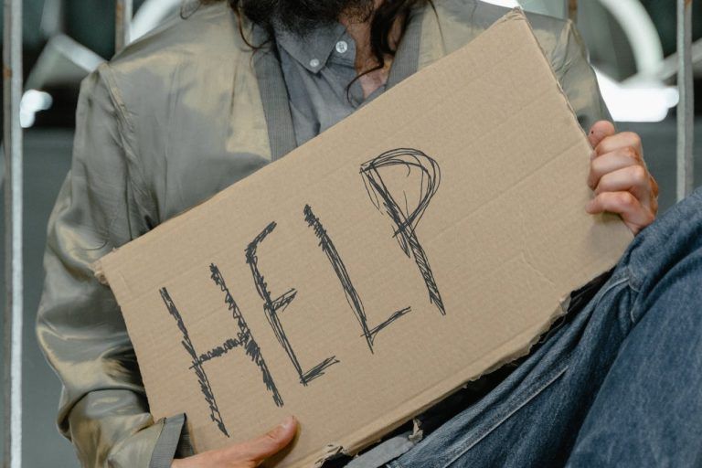 Γεφυρώνοντας το χάσμα: Ο ρόλος Θεσμών και ΕΚΕ στην καταπολέμηση της ανισότητας