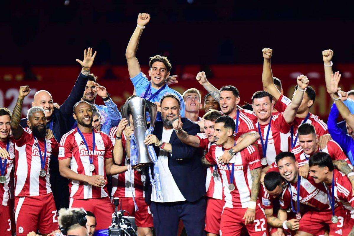 Αποθέωση για τον Βαγγέλη Μαρινάκη: «Είναι τρελός ο πρόεδρος…»