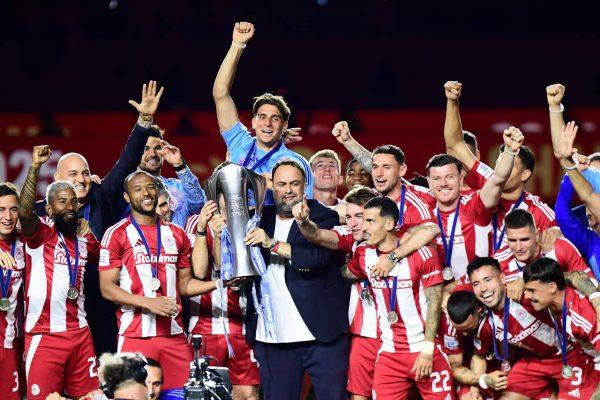 Αποθέωση για τον Βαγγέλη Μαρινάκη: «Είναι τρελός ο πρόεδρος…»