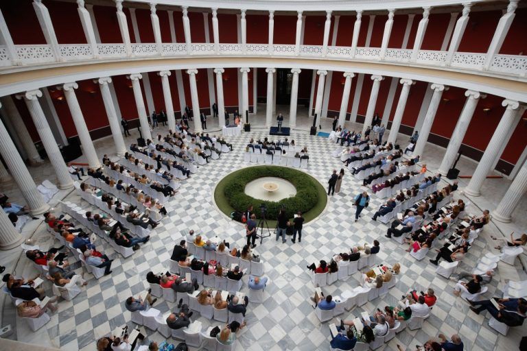 Βραβεύτηκαν οι δημοσιογράφοι του in Αλεξάνδρα Φωτάκη και Παναγιώτης Τζαννετάτος