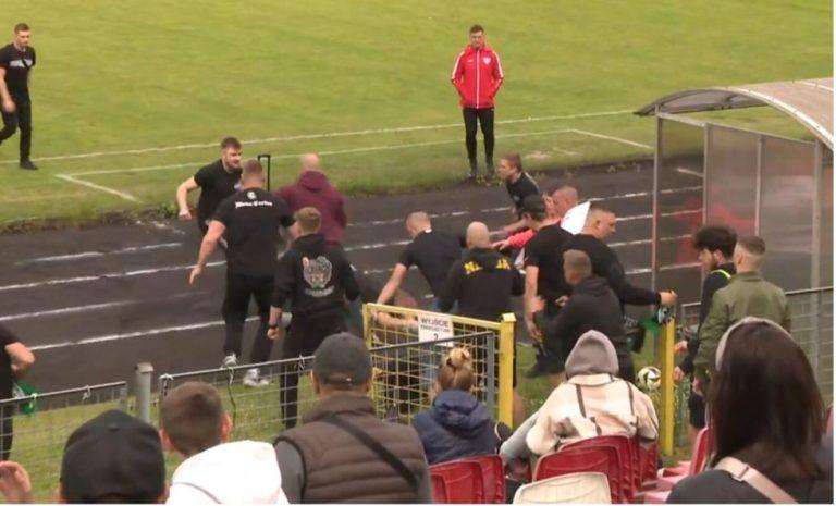 Σοβαρά επεισόδια στην Πολωνία – «Μάχες» σώμα με σώμα μεταξύ οπαδών