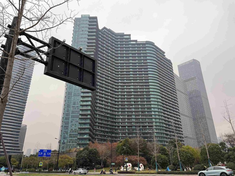 Όνειρο ή εφιάλτης; Το «κτίριο – πόλη», όπου ζουν πάνω από 20.000 άνθρωποι και δεν… βγαίνουν ποτέ