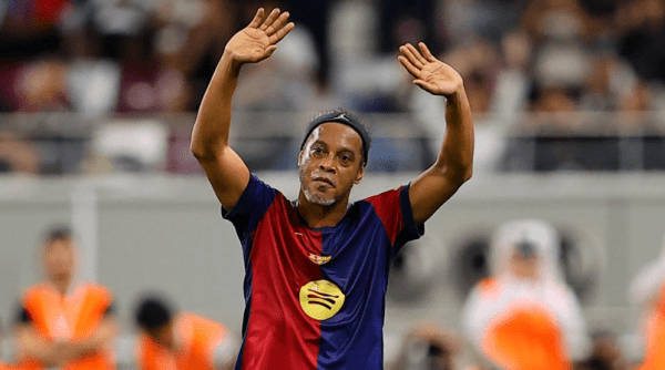 Ροναλντίνιο: «Μετά από μένα και τον Μέσι, είναι η σειρά του Γιαμάλ να γράψει Ιστορία»