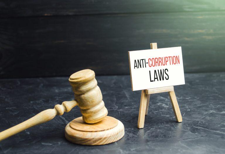 Η εξουσία πρέπει να είναι και να δείχνει τίμια. Τόσο απλά