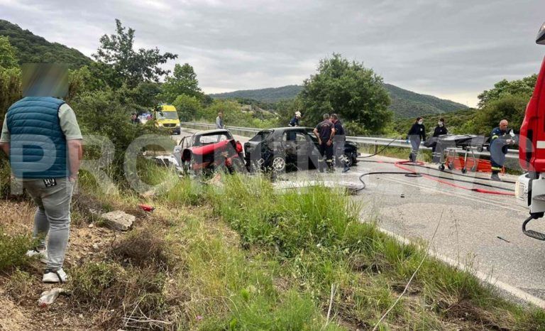 Σφοδρή σύγκρουση οχημάτων στην Ελευθερούπολη – Απανθρακώθηκε οδηγός