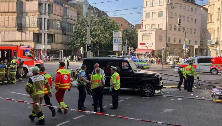 Στουτγκάρδη: Αυτοκίνητο έπεσε σε πλήθος – Πολλοί τραυματίες
