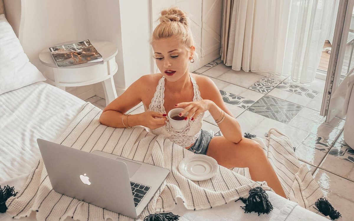 Τι είναι το flaking που έχει γίνει viral, μπορεί να καταστρέψει τις σχέσεις και μάλλον το έχεις κάνει;