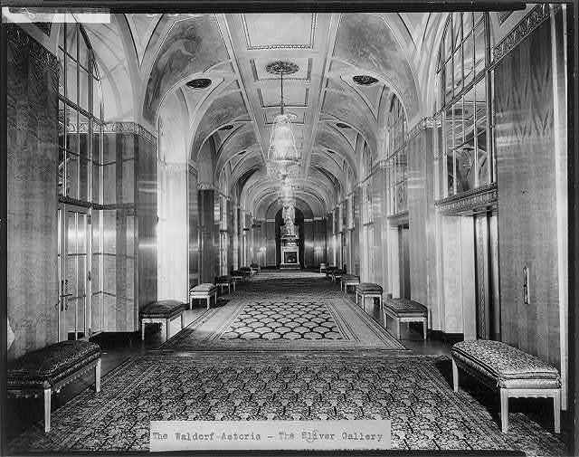 Waldorf Astoria, The Silver Gallery / Public Domain