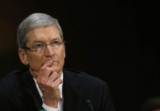 Τιμ Κουκ: Η τριπλή πρόκληση για το αφεντικό της Apple