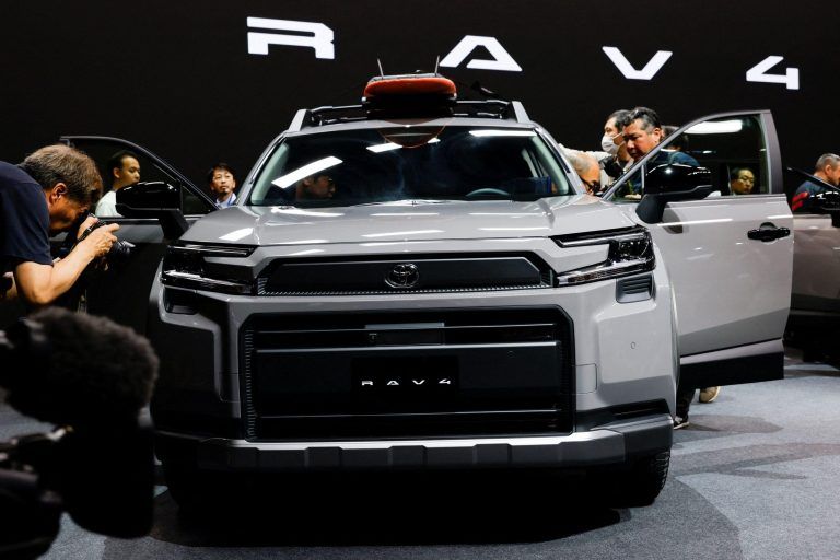 Στην… πρέσα των δασμών οι προμηθευτές των Toyota, Nissan και Ford στην Ιαπωνία