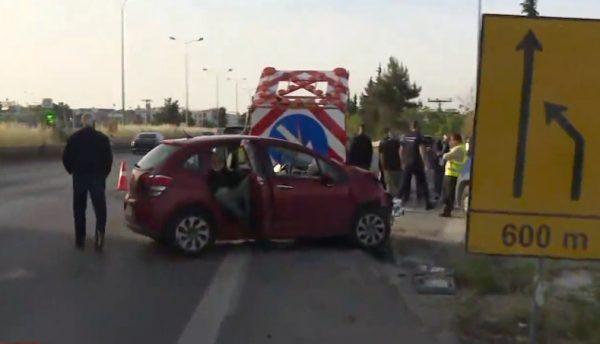 Τροχαίο στην ΕΟ Θεσσαλονίκης – Μουδανιών: ΙΧ έπεσε σε όχημα έργου, ένας εργάτης σοβαρά τραυματίας