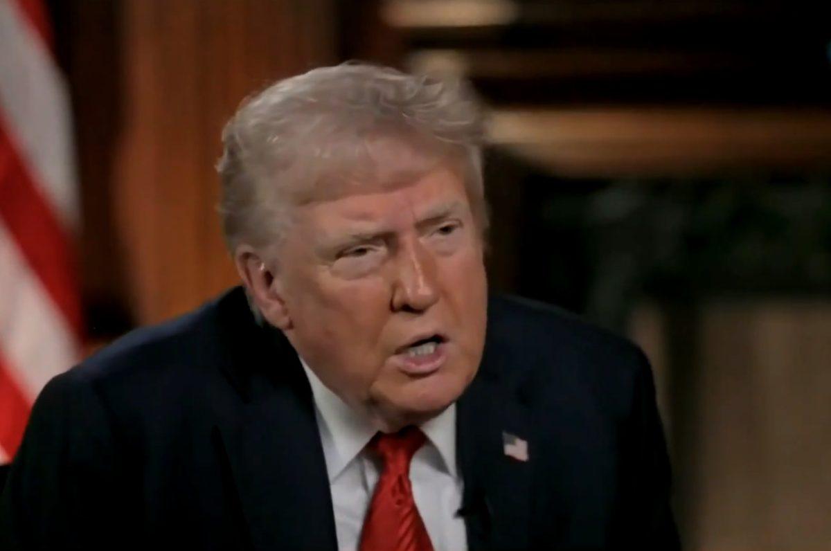 Ο Τραμπ βλέπει τον κίνδυνο ύφεσης, αλλά υπόσχεται απογείωση της οικονομίας