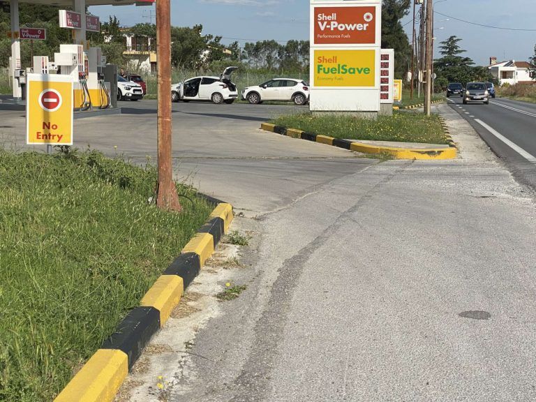 Προσήχθησαν έξι Τούρκοι στη Θεσσαλονίκη μετά τους πυροβολισμούς σε στελέχη της ΕΥΠ