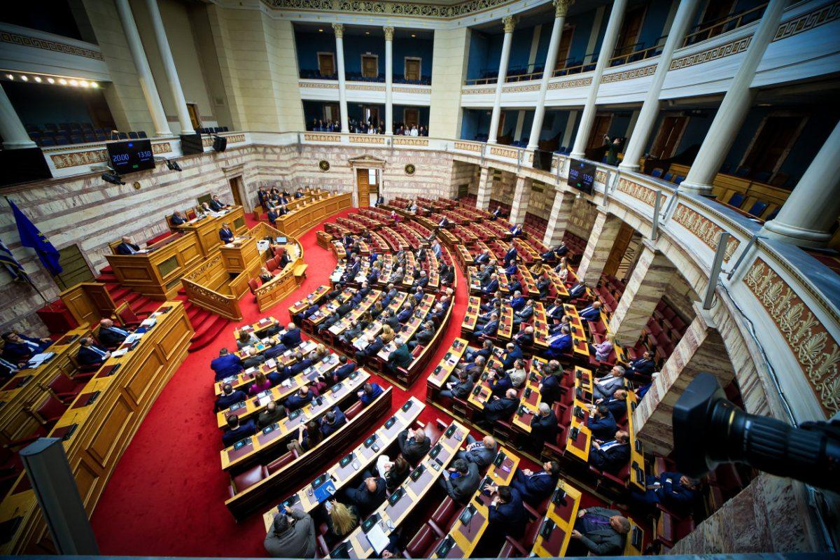 Η εξέγερση των νομοταγών γαλάζιων βουλευτών