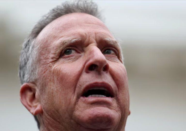 Ξέσπασμα Γουίτκοφ κατά των «γερακιών» στις ΗΠΑ: «Μόνο τον πόλεμο έχετε στο μυαλό σας!»