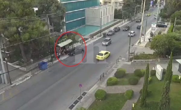 Χαλάνδρι: Βίντεο ντοκουμέντο με το αυτοκίνητο να πέφτει στη στάση λεωφορείου