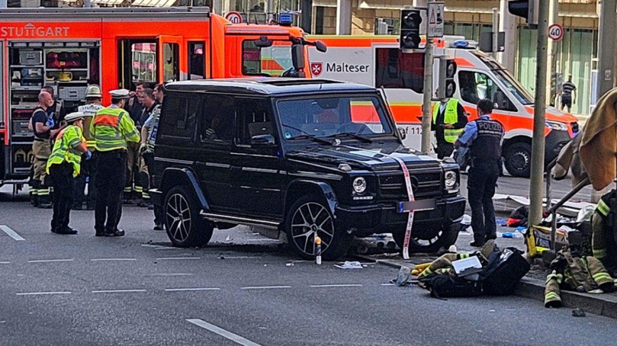 Στουτγάρδη: Σοκαριστικά πλάνα από το σημείο που το αυτοκίνητο έπεσε στο πλήθος