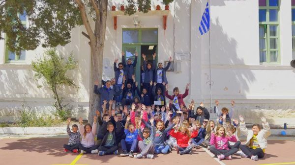Η Πλαίσιο και η +πλεύση εξοπλίζουν σχολεία ακριτικών νησιών