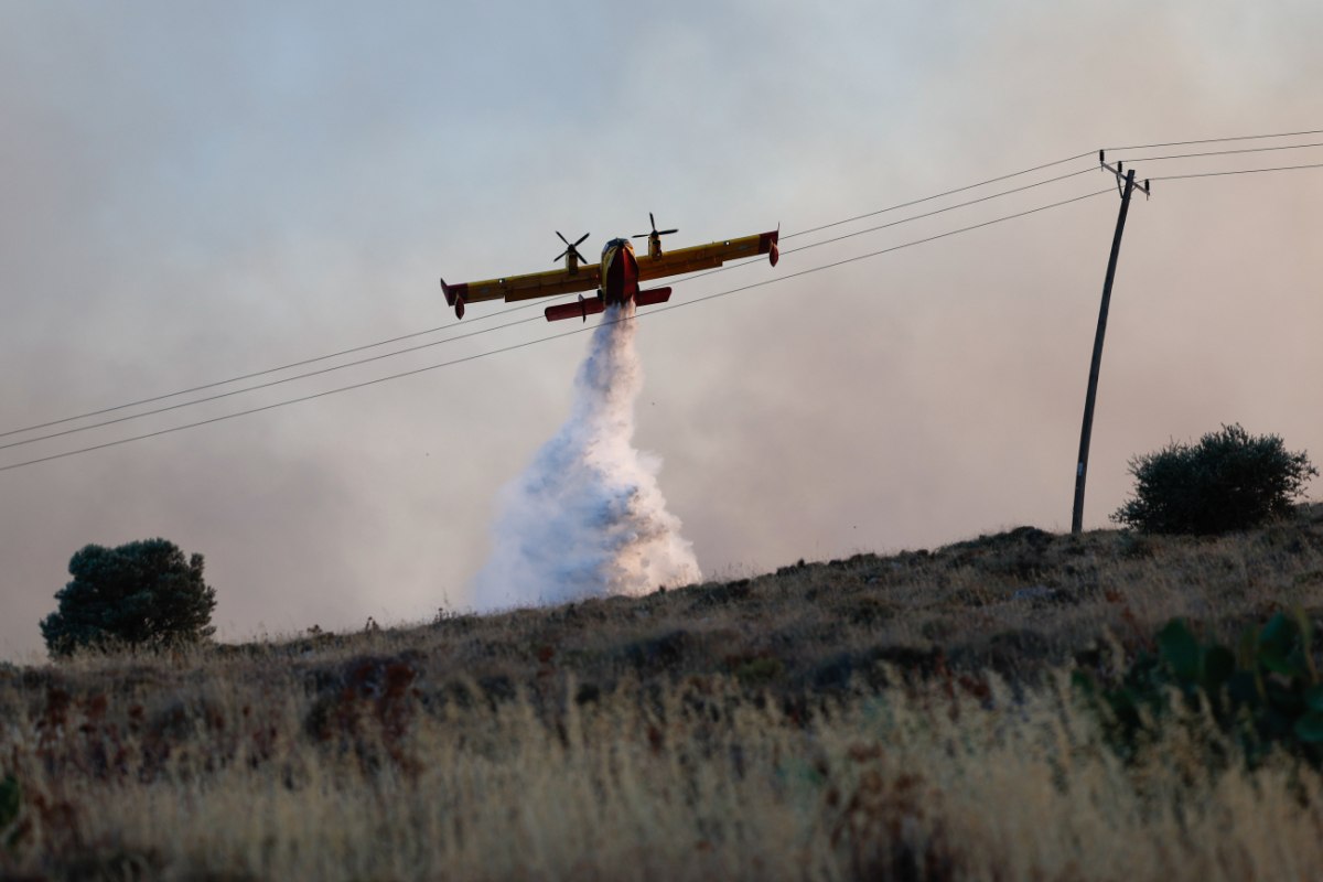 Φωτιά σε δασική έκταση στη Δράμα – Επιχειρούν 9 εναέρια μέσα
