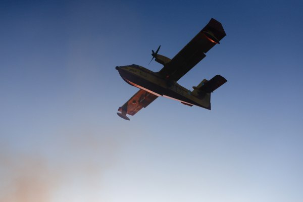 Λακωνία: Φωτιά σε γεωργική έκταση – Εναέρια μέσα στην κατάσβεση