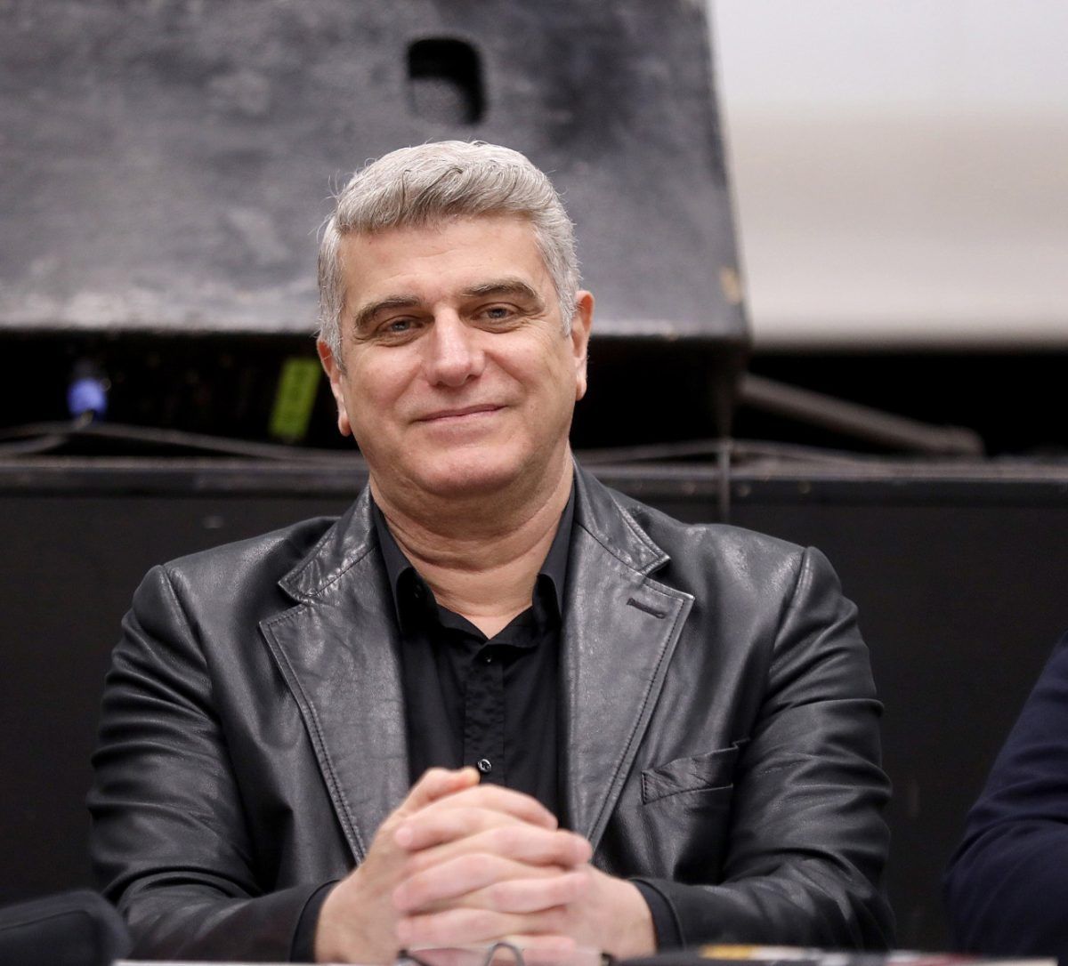 Βλαδίμηρος Κυριακίδης: «Ο Έλληνας ξέρει να σαρκάζει»