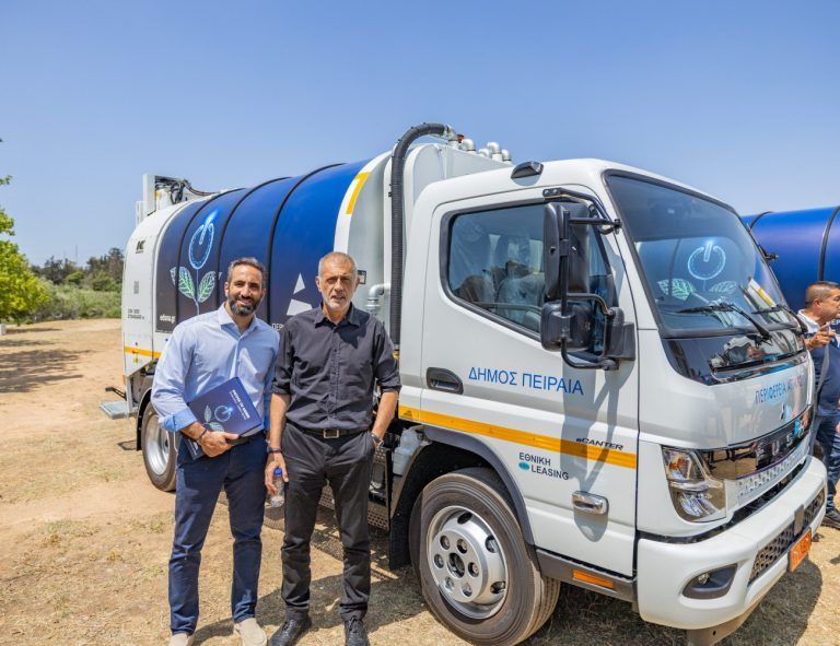 Ένα νέο ηλεκτρικό απορριμματοφόρο παρέλαβε ο Δήμος Πειραιά