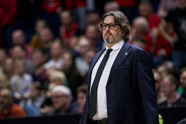 Τέλος ο Τρινκιέρι από τον πάγκο της Ζαλγκίρις