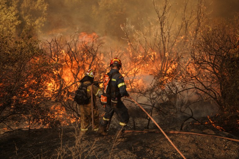 Οριοθετήθηκε η φωτιά στην Αγία Μαρίνα Γραμματικού μετά το μήνυμα του 112