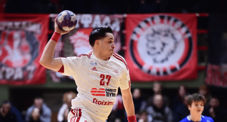 Στην Ηλιούπολη απέναντι στην ΑΕΚ ο Ολυμπιακός, για το 3-1 και το πρωτάθλημα