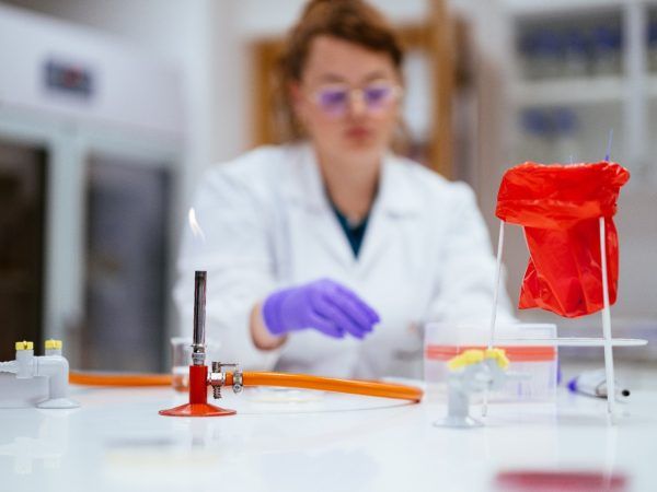 Σπουδές Φαρμακευτικής: Για τον άνθρωπο και την επιστήμη