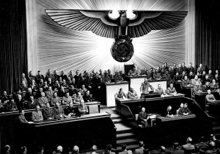 Γερμανία: Άγνωστο μυθιστόρημα δημοσιογράφου που κατέγραψε την άνοδο του Χίτλερ γίνεται μπεστ σέλερ