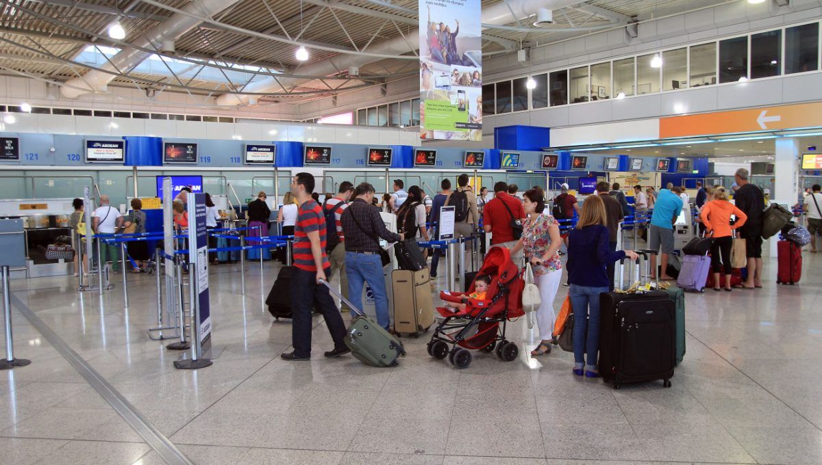 Βάζει τέλος στις δωρεάν χειραποσκευές στα αεροσκάφη η ΕΕ – Ποια είναι τα δικαιώματα των επιβατών
