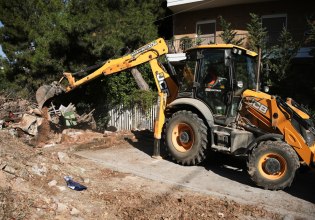 Κατεδαφίζονται τουλάχιστον 70 ετοιμόρροπα κτίρια στο Δήμο Αθηναίων