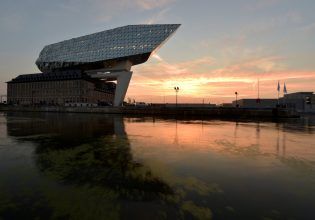 Τι θα έλεγε η Ζάχα Χαντίντ για όσα δημιουργεί το γραφείο της 10 χρόνια μετά τον θάνατό της;