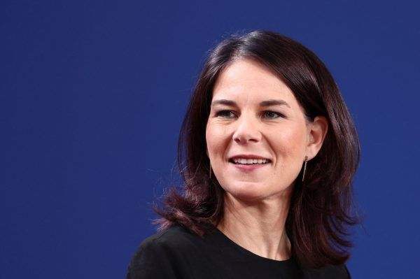 Από το Βερολίνο, στον ΟΗΕ – Η Αναλένα Μπέρμποκ και η «φεμινιστική εξωτερική πολιτική» σε νέες… περιπέτειες