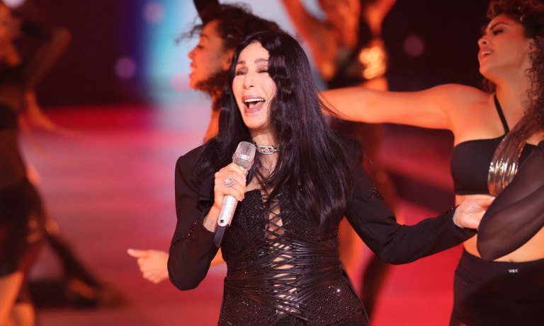 Γλίτωσε τελευταία στιγμή: Στο νοσοκομείο ο γιος της Σερ από υπερβολική δόση ναρκωτικών